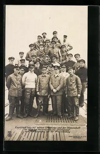 AK Kapitän König mit seinen Offizieren & der Mannschaft an Bord des Frachttauchbootes Deutschland