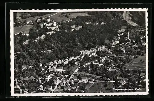 AK Vaduz, Fliegeraufnahme, Ortsansicht mit Kirche und Schloss