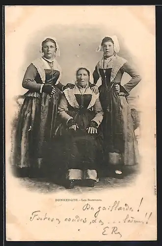 AK Dunkerque, Les Bazennes, Drei Frauen in dunklen Trachten