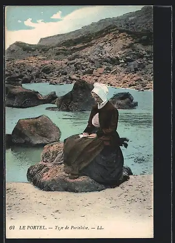 AK Le Portel, Type de Porteloise, Frau in Tracht am Wasser