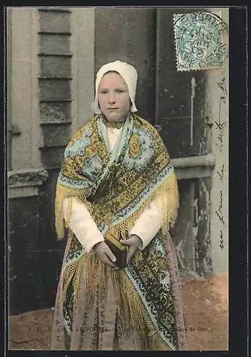 AK Le Portel, Jeune Porteloise en Costume de Fete, Dame in Tracht