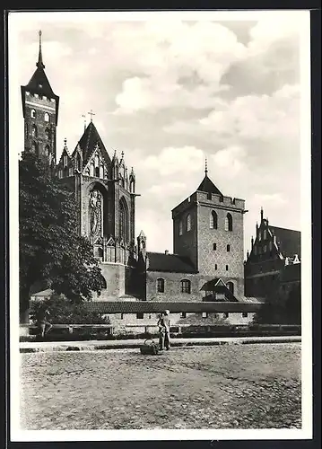 AK Marienburg / Malbork, Marienkirche mit Madonna