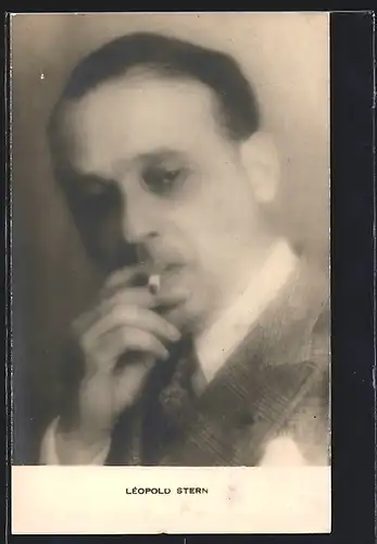 AK Dichter Leopold Stern im Anzug mit Zigarette