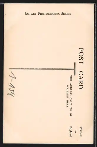 AK König Peter von Serbien in prunkvoller Uniform mit Hut