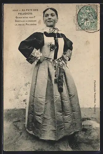 AK Junge Frau in Tracht, Pays des Paludiers