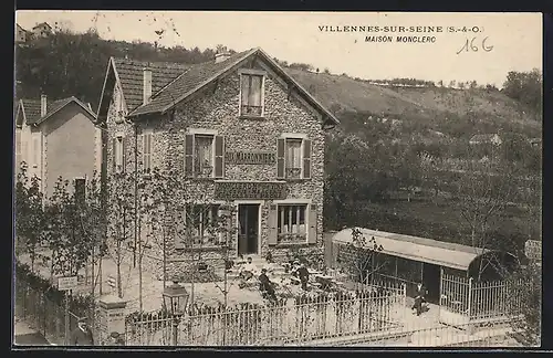 AK Villennes-sur-Seine, Maison Monclerc