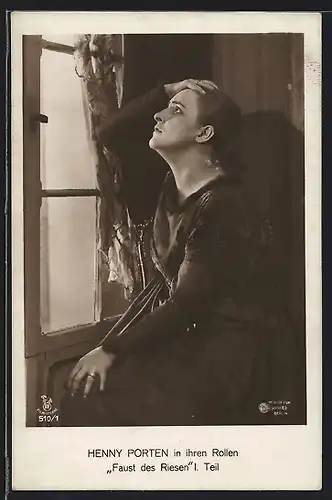 AK Filmszene aus Faust des Riesen 1. Teil, Schauspielerin Henny Porten