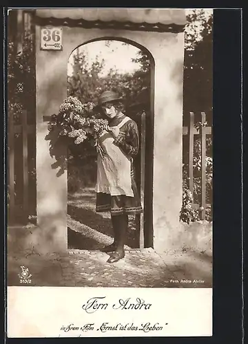 AK Schauspielerin Fern Andra in ihrem Film Ernst ist das Leben