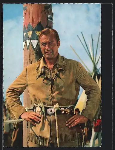 AK Schauspieler Lex Barker im Indianerkostüm