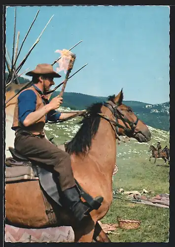 AK Szene aus Winnetou 2 nach Karl May, Verbrecher legen Feuer an die Wigwams