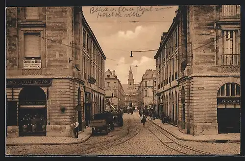 AK Reims, La Rue Colbert et l`Hôtel de Ville