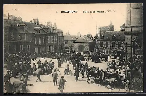 AK Domfront, Place de la Mairie