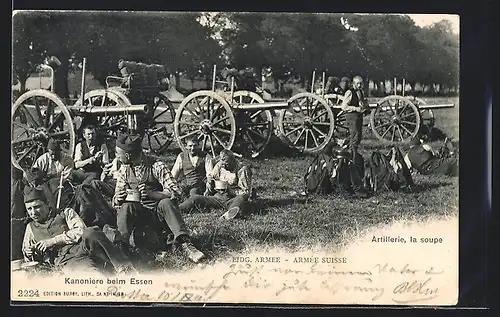AK Schweizer Kanoniere in Uniform beim Essen