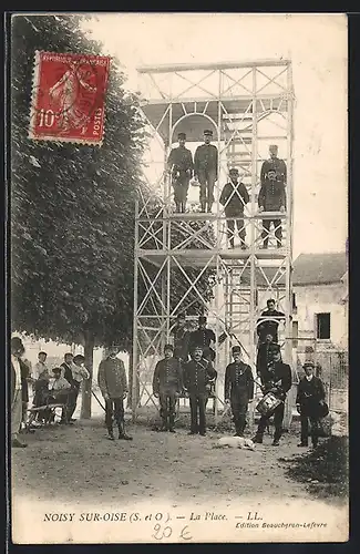 AK Noisy sur-Oise, La Place