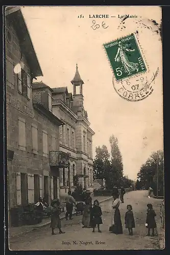 AK Larche, La Mairie