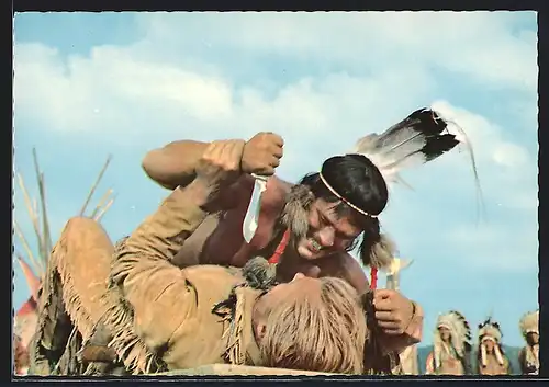 AK Filmszene aus Karl May-Film Der Schatz im Silbersee, Old Shatterhand im Kampf