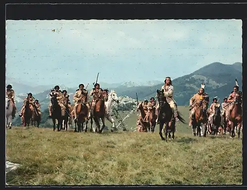 AK Filmszene aus Karl May-Film Winnetou II., Die Stämme reiten nach Fort Niobrara