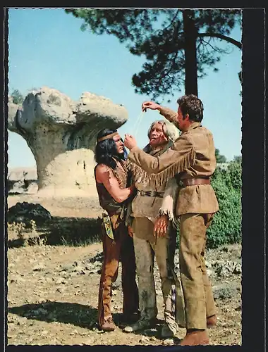 AK Der letzte Mohikaner, Im Garten der steinernen Bäume finden Unkas und Falkenauge den zu Tode verwundeten Chingachcook