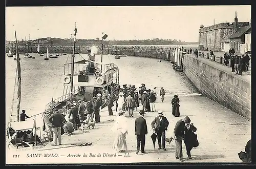 AK Saint-Malo, Arrivee du Bac de Dinard