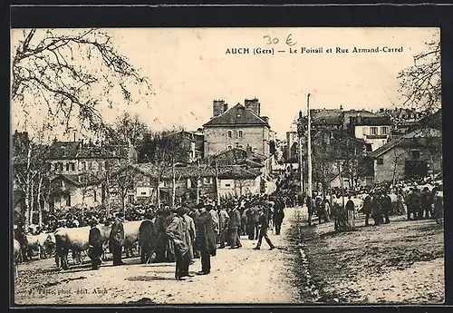 AK Auch, Le Foirail et Rue Armand-Carrel