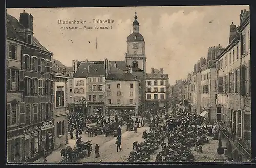 AK Diedenhofen, Marktplatz mit lebhaftem Betrieb