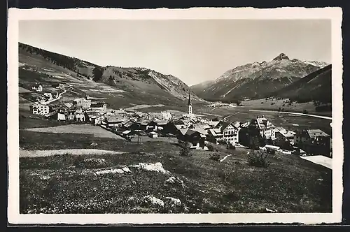 AK Zuoz, Gesamtansicht gegen Bergpanorama
