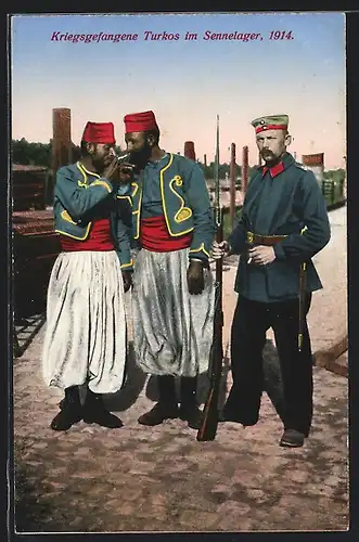 AK Soldat mit Gewehr und Kriegsgefangene Turkos beim Rauchen