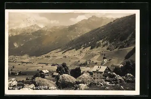 AK Neustift im Stubai, Ortschaft mit Bergen