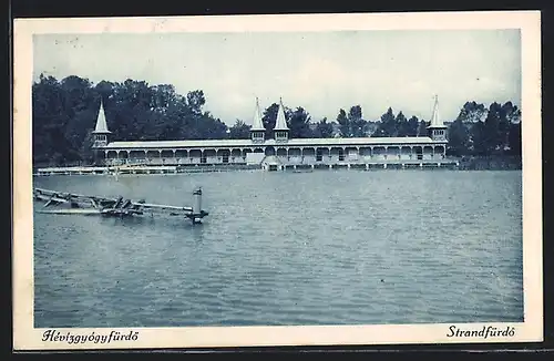 AK Hévízgyógyfürdö, Strandpartie mit Halle