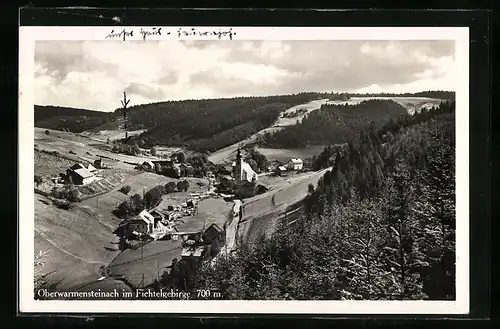 AK Oberwarmensteinach im Fichtelgebirge, Gesamtansicht von einem Berg aus
