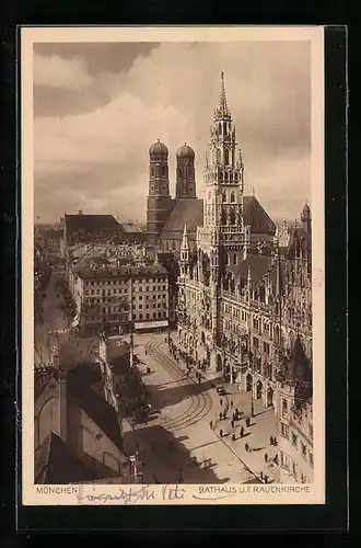 AK München, Rathaus und Frauenkirche