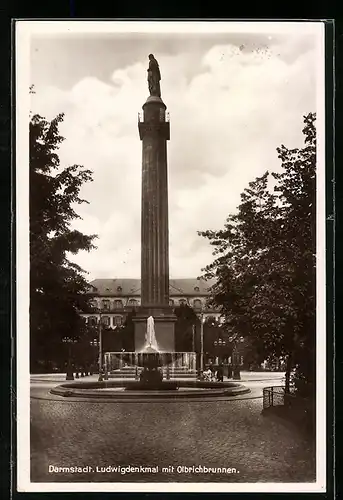 AK Darmstadt, Ludwigdenkmal mit Olbrichbrunnen