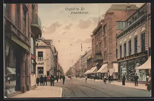 AK Crefeld a. Rh., Blick in die Friedrichstrasse, Strassenbahn im Hintergrund