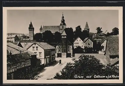 AK Ostheim / Rhön, Kirchenburg, Häuser und Platz