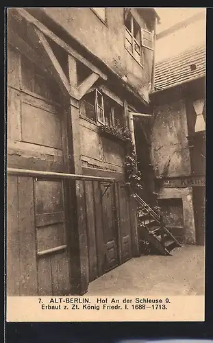 AK Berlin-Tiergarten, Hof an der Schleuse 9, erbaut z. Zt. König Friedrich I.