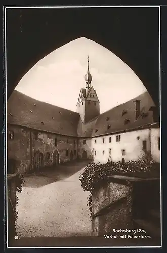 AK Penig / Sa., Rochsburg, Vorhof mit Pulverturm