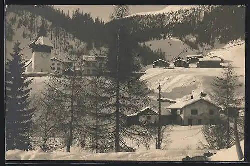 AK Glaris b. Davos, Ortspartie mit Kirche im Winter