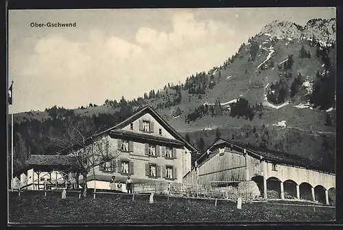 AK Gersau, Ober-Gschwend, Almhof mit Familie und Scheune