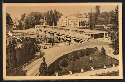 AK Piesfany, Neue gedeckte Brücke, im Hintergrund Hotel Royal, neue Villen am Vàgufer