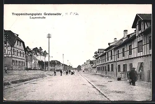 AK Grafenwöhr, Lagerstrasse auf dem Truppenübungsplatz