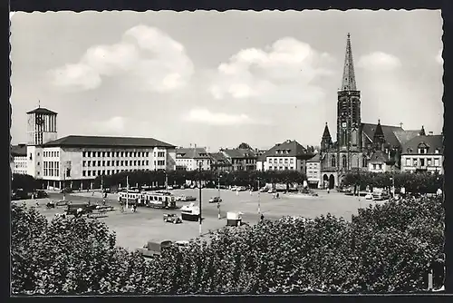 AK Saarlouis, Grosser Markt mit Rathaus und St. Ludwigskirche
