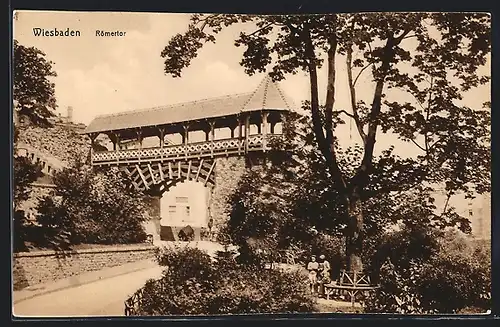 AK Wiesbaden, Römertor