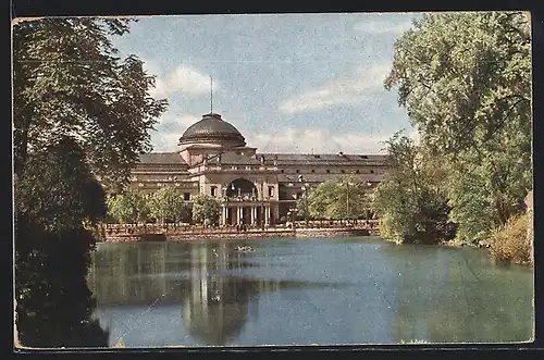 AK Wiesbaden, Kurhaus, Gartenseite mit Weiher