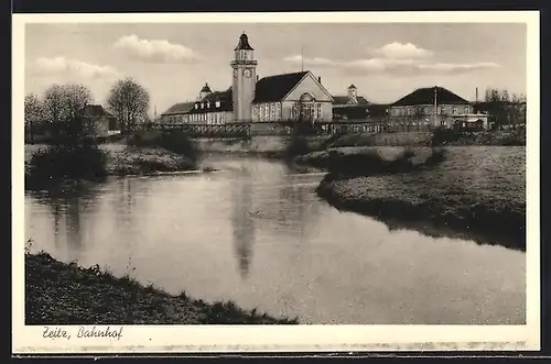 AK Zeitz, am Ufer mit Blick auf den Bahnhof