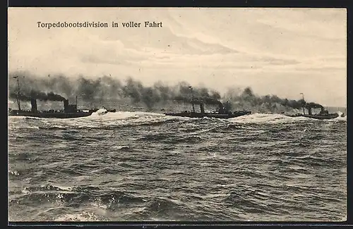 AK Torpedobootsdivision in voller Fahrt auf hoher See