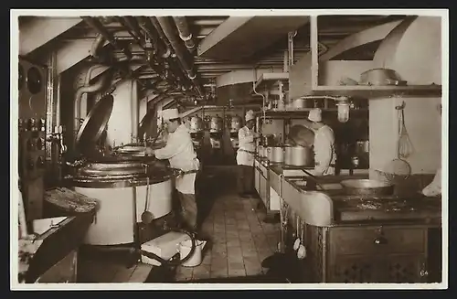 AK M.S. Monte Cervantes, Blick in die Küche