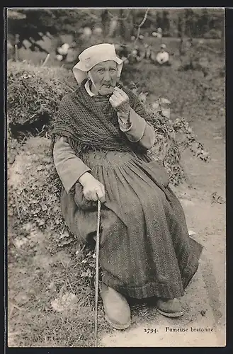 AK Vieille Fumeuse bretonne