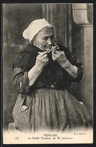 AK Morlaix, La Vieille Fumeuse de 86 printemps, Bretagne