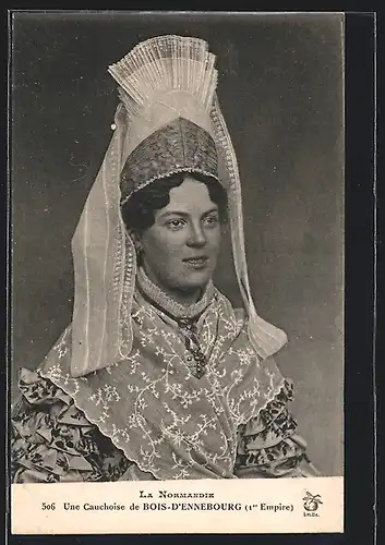 AK Portrait Frau in Tracht aus Bois-d`Ennebourg mit Spitzenhaube und Goldkette