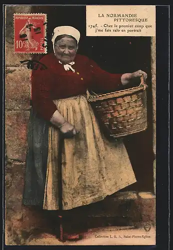 AK Normandie, Ältere Frau in Schürze mit Korb